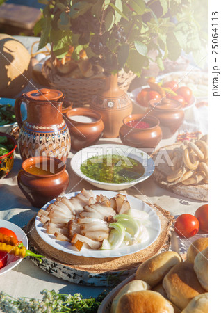 Russian table with food 25064113