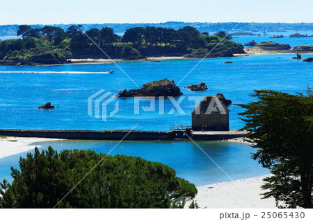 ブレア島の波水車と水辺の風景 25065430