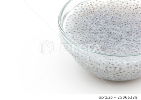 膨張したバジルシード: basil seed 25066338