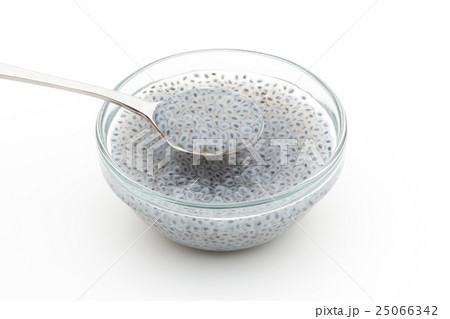 膨張したバジルシード: basil seed 25066342