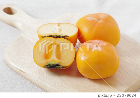 柿と木製カットボード 25079024