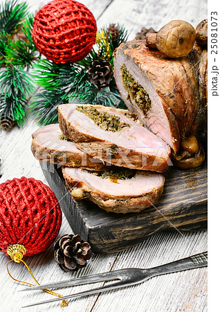 Knuckle meat for Christmas 25081073