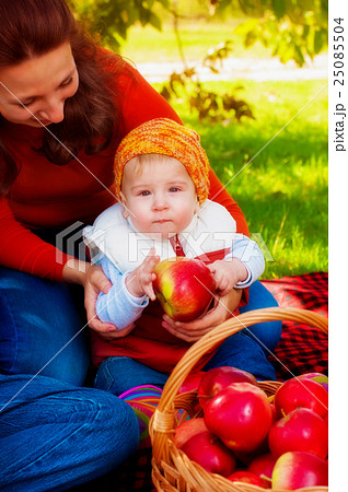 Family with mother and children in the park Family with mother and children in the park 25085504