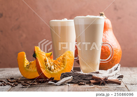 Pumpkin latte with whipped cream  25086096