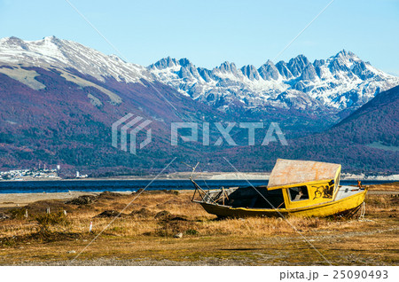 Autumn in Patagonia. Tierra del Fuego, Beagle 25090493