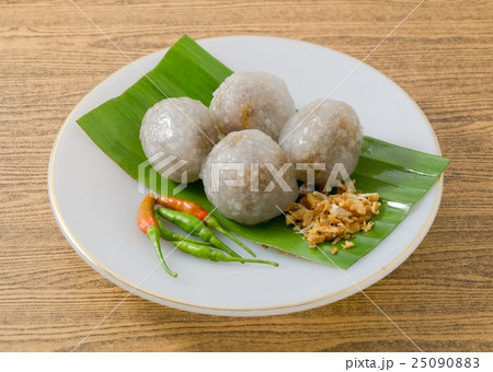 Thai Tapioca Balls Filled with Minced Pork Thai Tapioca Balls Filled with Minced Pork 25090883