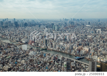 天気が悪い日の東京スカイツリーからの都心の眺めの写真素材