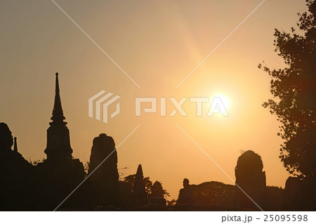 タイ・アユタヤの朝 タイ・アユタヤの朝 25095598