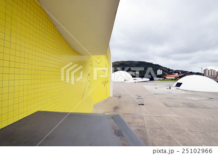 ブラジル　リオデジャネイロ　ニーマイヤー市民劇場 25102966