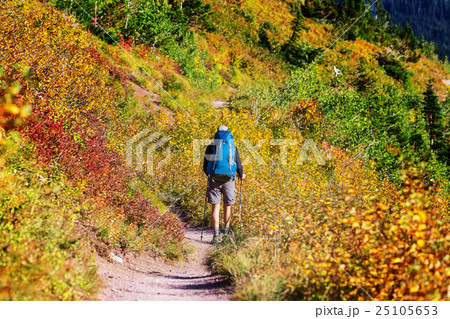 Hike in autumn season 25105653