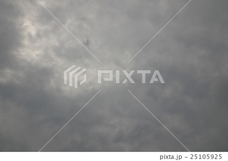 9月の空と雲(降り出しそうな雲3:2) 9月の空と雲(降り出しそうな雲3:2) 25105925
