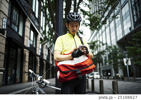 メッセンジャー 仕事風景 メッセンジャー 仕事風景 25106627