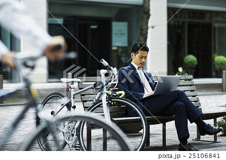 ビジネスマン　ポートレート 25106841