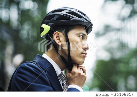 ビジネスマン　ポートレート 25106917