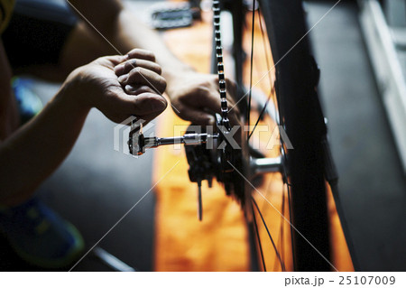 メッセンジャー 自転車整備 メッセンジャー 自転車整備 25107009