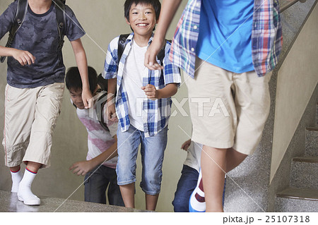 小学校　登下校イメージ 25107318