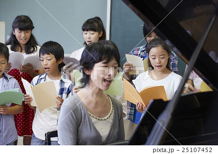 小学校　授業イメージ 25107452