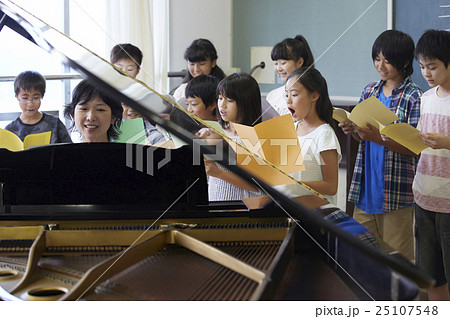小学校　授業イメージ 25107548