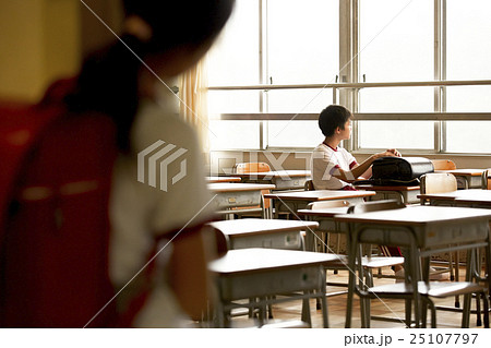 小学生 恋愛イメージ 小学生 恋愛イメージ 25107797