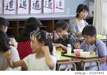 小学校 給食 小学校 給食 25107842