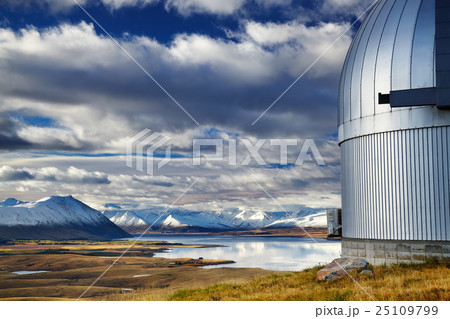 Mount John Observatory, Lake Tekapo, New Zealand Mount John Observatory, Lake Tekapo, New Zealand 25109799