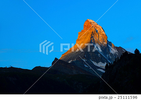 Matterhorn in early morning with alpenglow.  25111596