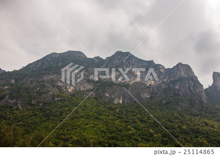 Khao Sam Roi Yod National Park, Thailand. 25114865