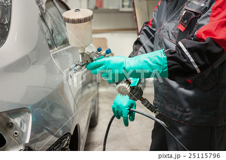 painting a car painting a car 25115796