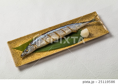 秋の味　さんまの塩焼き　Autumn gourmet saury 25119586