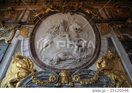 戦争の間 25120346