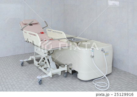 介護施設　浴室 25129916