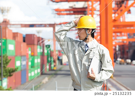 ガトリングクレーンと港湾作業 ガトリングクレーンと港湾作業 25132235