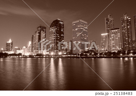 タイ王国バンコク都市部の街並み タイ王国バンコク都市部の街並み 25138483