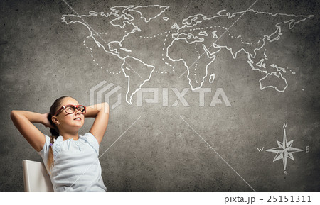 She is little nerd 25151311
