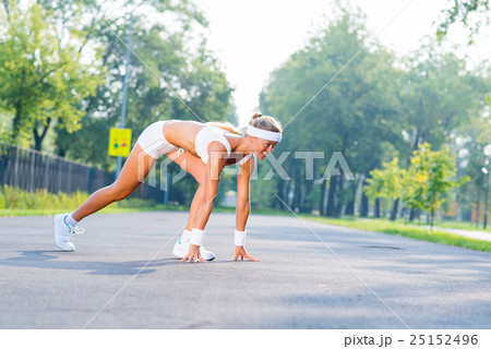 Athlete at start 25152496