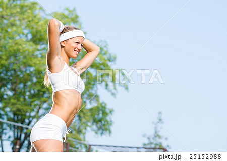Woman runner Woman runner 25152988