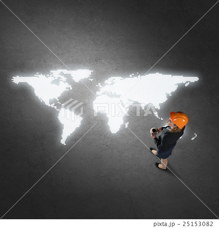 Businesswoman making desicion Businesswoman making desicion 25153082