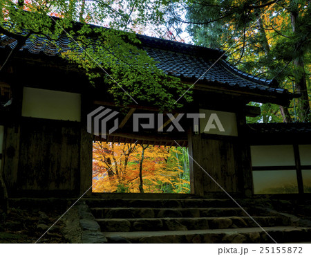 世界遺産 平泉 中尊寺の紅葉 世界遺産 平泉 中尊寺の紅葉 25155872