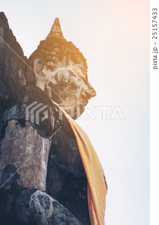 Ancient Buddha statue 25157433