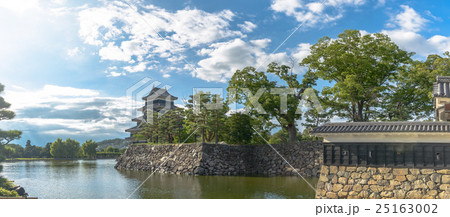 信州松本城夏景色 25163002
