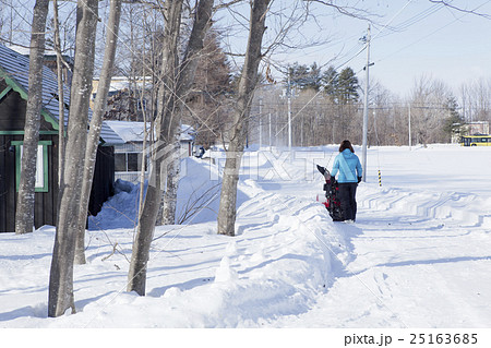 除雪 女性 除雪 女性 25163685