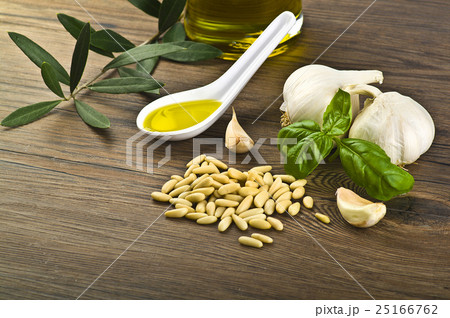food and drink 25166762