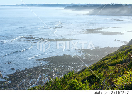 Morning ocean view from shore (Bay of Biscay). 25167297