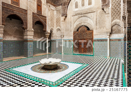 Al Attarine Madrasa 25167775