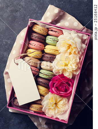 Colorful macaroons. Sweet macarons Colorful macaroons. Sweet macarons 25168412