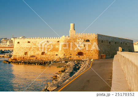 Heraklion. The old Venetian fortress. 25170352