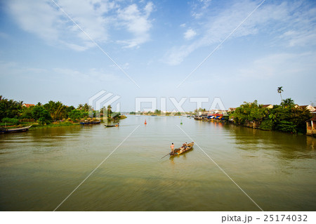 Fishing on Thu Bon river, Hoi An, Quang Nam 25174032
