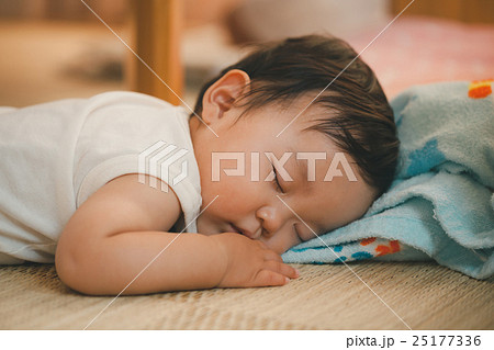 10 months old 10 months old 25177336