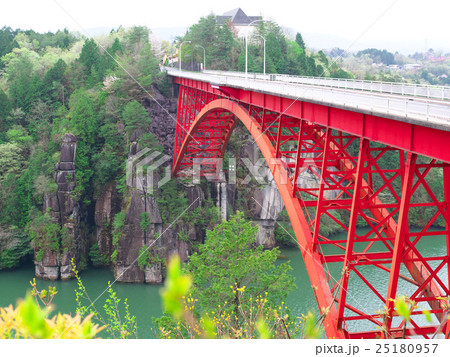 赤い鉄橋 25180957