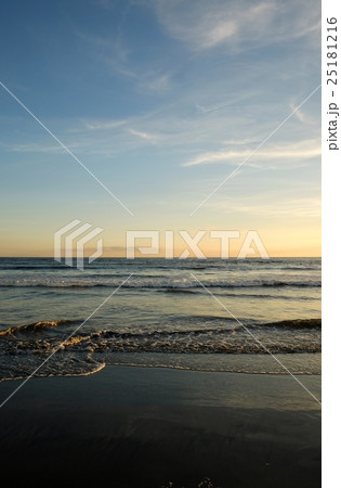 材木座海岸の夕暮 25181216